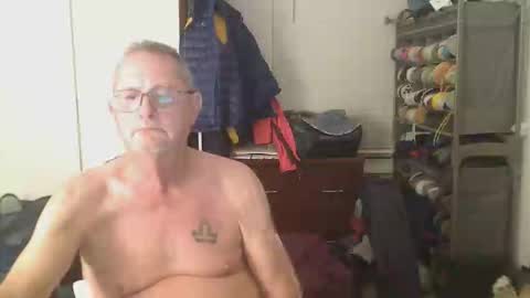 Snapshot of troffer1020 chatting on 02/04/26, 12:49 Troffer online show from 02/04/26, 12:49