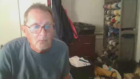 Snapshot of troffer1020 chatting on 04/01/26, 12:44 Troffer online show from 04/01/26, 12:44