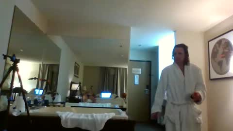 Snapshot of trojanswingers chatting on 02/24/26, 06:33 trojanswingers online show from 02/24/26, 06:33