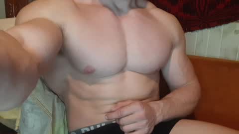 Snapshot of troncq chatting on 02/03/25, 03:06 Troncq online show from 02/03/25, 03:06