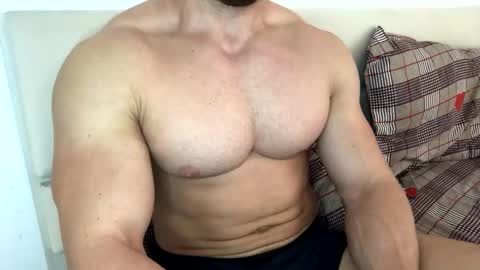 Snapshot of troncq chatting on 09/17/25, 09:11 Troncq online show from 09/17/25, 09:11