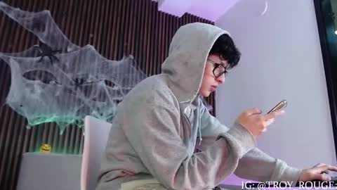 Troy online show from 10/18/25, 06:52