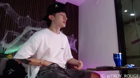 Troy online show from 10/21/25, 07:47