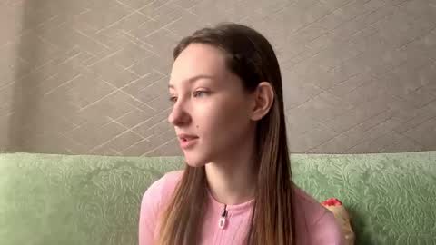 Snapshot of troybailly chatting on 03/06/26, 10:23 Hello Viola here Help me to make 50 thumbs up 333 online show from 03/06/26, 10:23