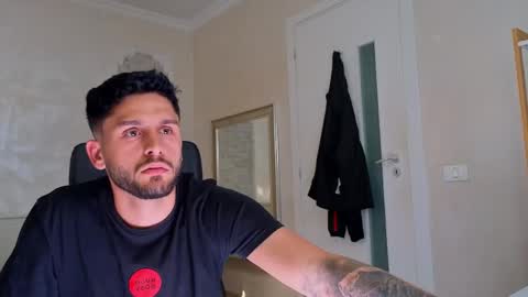 Snapshot of troywade chatting on 05/11/26, 02:45 TroyWade online show from 05/11/26, 02:45
