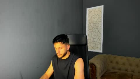 Snapshot of troywade chatting on 05/14/26, 05:03 TroyWade online show from 05/14/26, 05:03