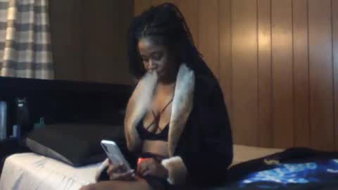 Snapshot of trublu2018 chatting on 02/14/26, 01:02 trublu2018 online show from 02/14/26, 01:02