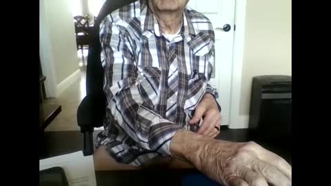 Snapshot of trucker11 chatting on 02/04/25, 04:29 chuck trucker- skp online show from 02/04/25, 04:29