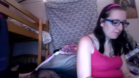 Snapshot of truckerswifetobe chatting on 12/10/24, 04:24 TruckersWifeToBe online show from 12/10/24, 04:24