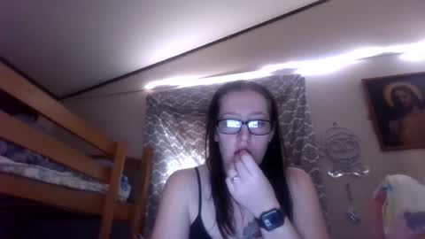 Snapshot of truckerswifetobe chatting on 01/17/25, 08:22 TruckersWifeToBe online show from 01/17/25, 08:22