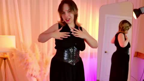 Emma online show from 06/29/26, 12:05