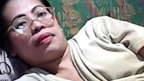 Snapshot of truefilipinabeauty chatting on 10/11/25, 12:26 emily online show from 10/11/25, 12:26