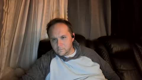 Snapshot of truthiness2019 chatting on 11/22/25, 10:14 truthiness2019 online show from 11/22/25, 10:14