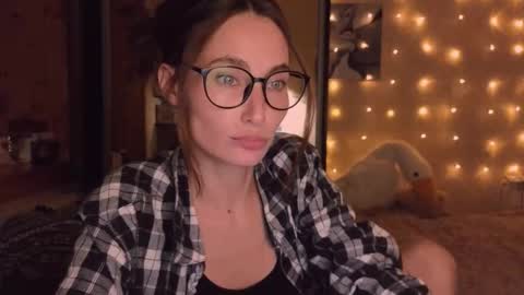 Snapshot of trying2fit chatting on 09/23/25, 07:06 trying2fit online show from 09/23/25, 07:06