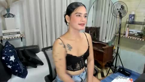 Snapshot of tslatinazandra chatting on 03/25/26, 02:12 tslatinazandra online show from 03/25/26, 02:12