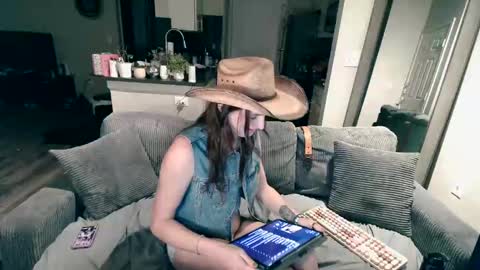 tslovelace online show from 10/08/25, 01:36