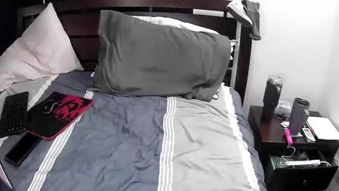 Stella online show from 12/20/25, 02:02