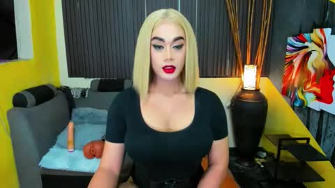 Snapshot of tsmamahmerslove chatting on 01/09/26, 10:55 Nicoleeee online show from 01/09/26, 10:55