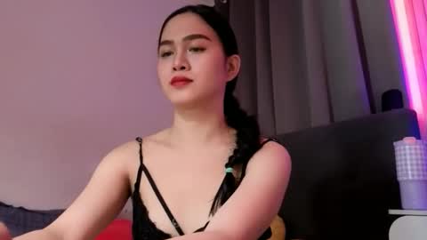 Snapshot of tsnathaliasilvana chatting on 12/20/25, 01:23 Bella Ratbu online show from 12/20/25, 01:23