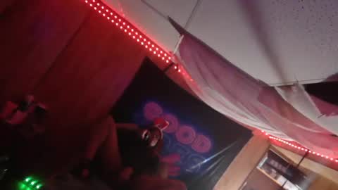 Snapshot of tsnitra chatting on 12/15/24, 12:28 TsNitra online show from 12/15/24, 12:28