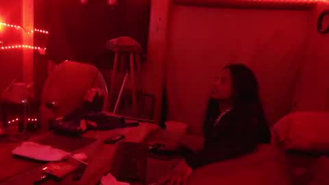 Snapshot of tsnitra chatting on 02/20/25, 10:16 TsNitra online show from 02/20/25, 10:16