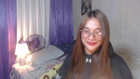 Snapshot of tspam19 chatting on 10/12/25, 10:09 PAM online show from 10/12/25, 10:09