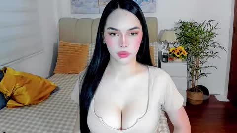 Snapshot of tspearlofasia chatting on 03/31/26, 06:58 Graciella online show from 03/31/26, 06:58