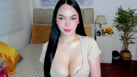 Snapshot of tspearlofasia chatting on 04/01/26, 05:19 Graciella online show from 04/01/26, 05:19