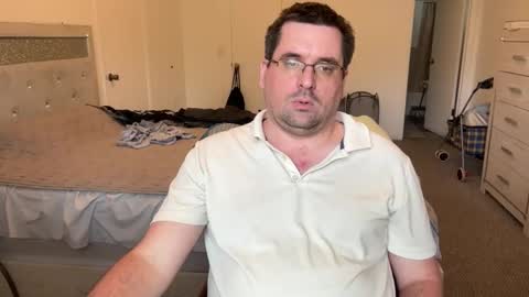 Snapshot of tstwbtsb chatting on 04/05/26, 08:17 tstwbtsb online show from 04/05/26, 08:17