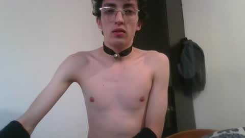 Snapshot of tsuki0308 chatting on 01/19/25, 10:28 tsuki0308 online show from 01/19/25, 10:28