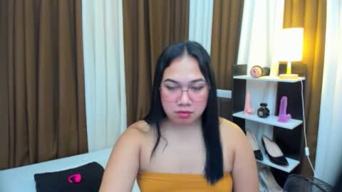 Snapshot of tsuncutkaren chatting on 10/22/25, 09:14 Karen Oquio online show from 10/22/25, 09:14