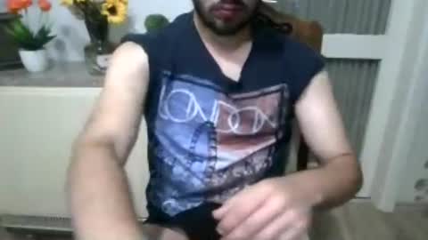 Snapshot of ttheman99 chatting on 06/19/26, 10:35 ttheman99 online show from 06/19/26, 10:35