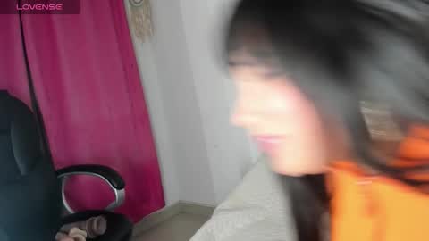 Snapshot of tu_nuttella3 chatting on 10/20/25, 09:21 Susan online show from 10/20/25, 09:21