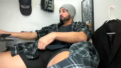 Snapshot of tuamante000 chatting on 11/25/25, 01:38 Stimulation make me Cum in Public or in Pvt online show from 11/25/25, 01:38