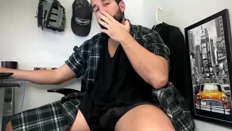 Snapshot of tuamante000 chatting on 11/29/25, 05:32 Stimulation make me Cum in Public or in Pvt online show from 11/29/25, 05:32