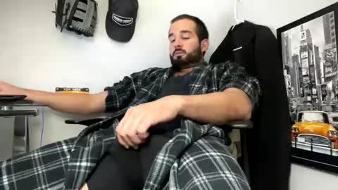 Snapshot of tuamante000 chatting on 11/30/25, 09:02 Stimulation make me Cum in Public or in Pvt online show from 11/30/25, 09:02