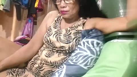 Snapshot of tuchmegently chatting on 05/11/26, 10:40 Mae online show from 05/11/26, 10:40