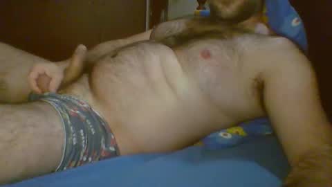 Snapshot of tuga_man_ chatting on 12/17/25, 10:49 tuga man online show from 12/17/25, 10:49