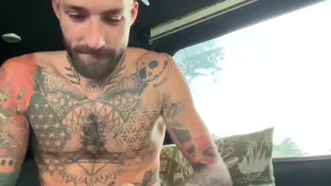 Snapshot of tuhands chatting on 09/16/25, 01:23 Tuhands online show from 09/16/25, 01:23