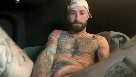 Snapshot of tuhands chatting on 10/24/25, 01:29 Tuhands online show from 10/24/25, 01:29