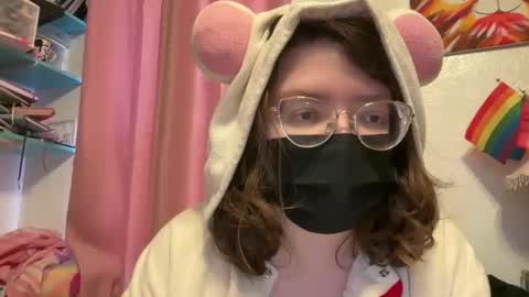 Snapshot of tulipisnotaperson chatting on 02/02/26, 07:45 Tulip online show from 02/02/26, 07:45