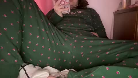 Snapshot of tulipisnotaperson chatting on 02/06/26, 08:56 Tulip online show from 02/06/26, 08:56