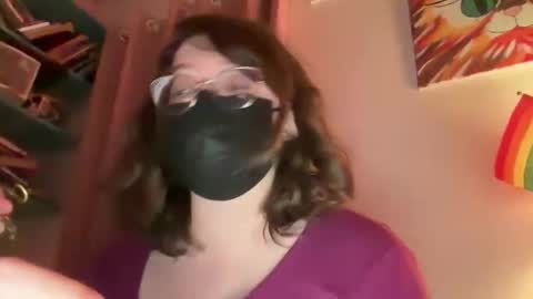 Snapshot of tulipisnotaperson chatting on 02/11/26, 05:01 Tulip online show from 02/11/26, 05:01