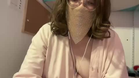 Snapshot of tulipisnotaperson chatting on 02/24/26, 10:30 Tulip online show from 02/24/26, 10:30