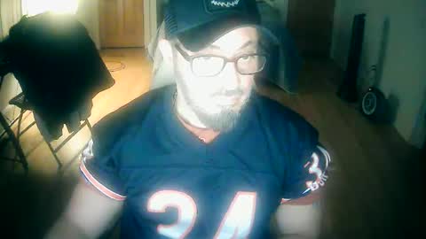 Snapshot of tuscan_taurus chatting on 11/26/25, 06:36 tuscan_taurus online show from 11/26/25, 06:36