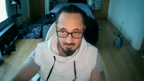 Snapshot of tuscan_taurus chatting on 04/23/26, 10:25 tuscan_taurus online show from 04/23/26, 10:25