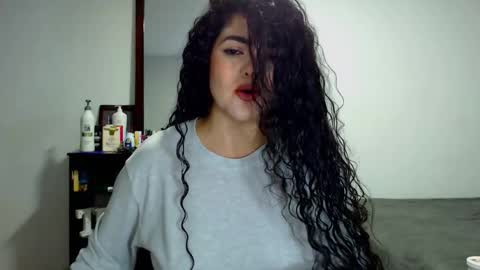 Snapshot of tuti_sex chatting on 01/13/26, 02:28 tuti online show from 01/13/26, 02:28