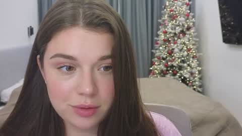 Snapshot of tutti_frutti_ chatting on 12/23/24, 11:17 Ariana online show from 12/23/24, 11:17