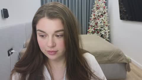 Snapshot of tutti_frutti_ chatting on 12/28/24, 08:36 Ariana online show from 12/28/24, 08:36