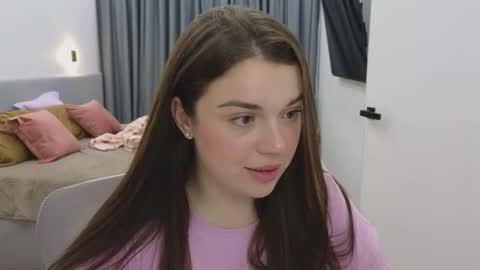 Snapshot of tutti_frutti_ chatting on 02/09/25, 11:25 Ariana online show from 02/09/25, 11:25